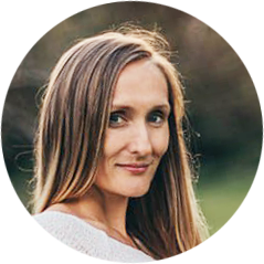 Iva Holancova – backoffice